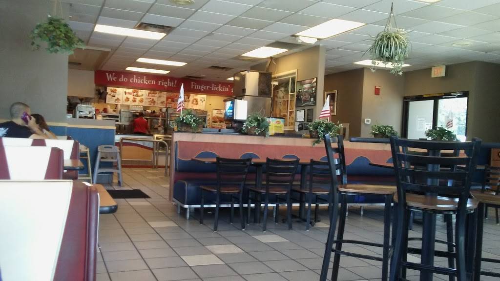 KFC | restaurant | 1533 Prussman Blvd, Fort Carson, CO 80913, USA | 7195798237 OR +1 719-579-8237