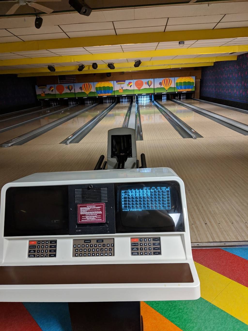 POs Pub & Grill at Pollards Bowl | night club | 1119 S Main St, Versailles, IN 47042, USA | 8126896461 OR +1 812-689-6461