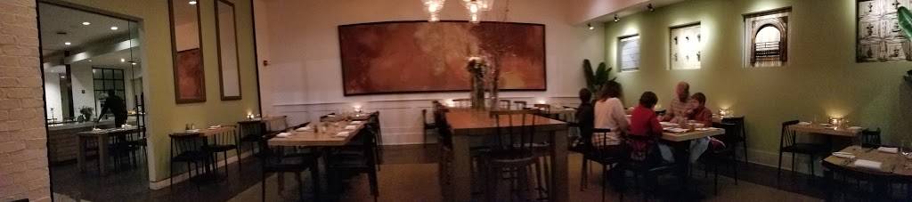 22 Square Restaurant & Bar | restaurant | 14 Barnard St, Savannah, GA 31401, USA | 9122332116 OR +1 912-233-2116