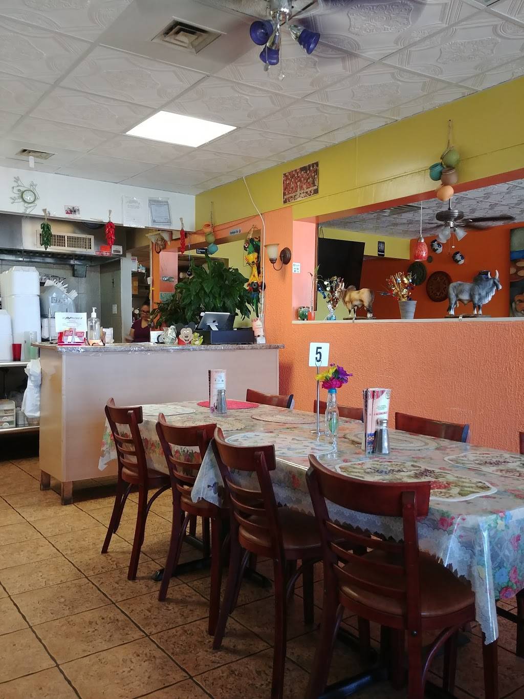 4 Hermanos | restaurant | 6145 W Touhy Ave, Chicago, IL 60646, USA | 7737752550 OR +1 773-775-2550