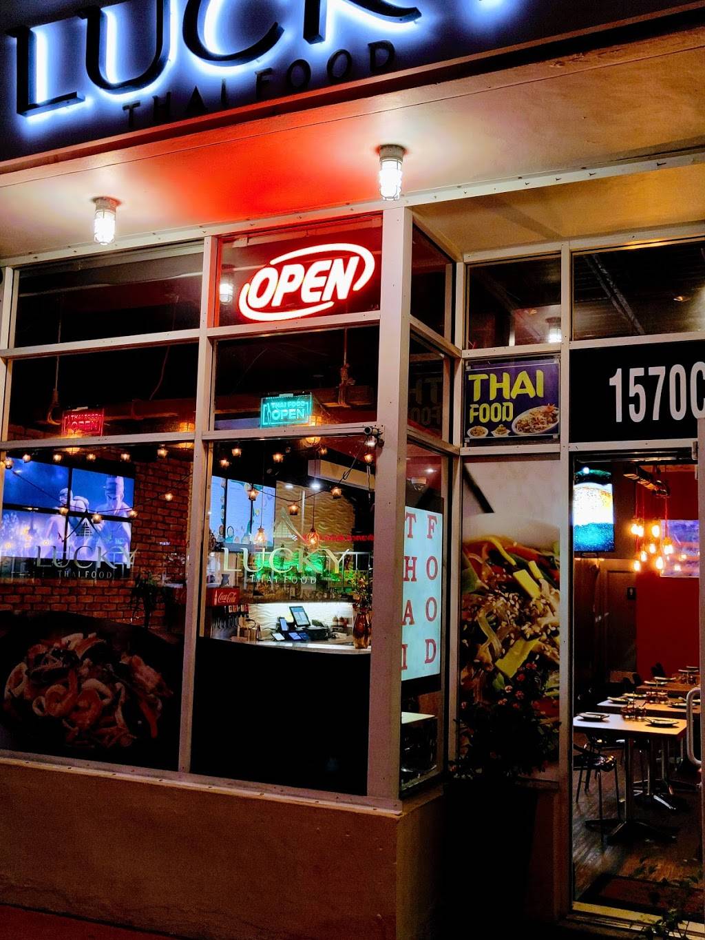 Lucky Thai Food | restaurant | 1570 Alton Rd #C, Miami Beach, FL 33139, USA | 3057638311 OR +1 305-763-8311