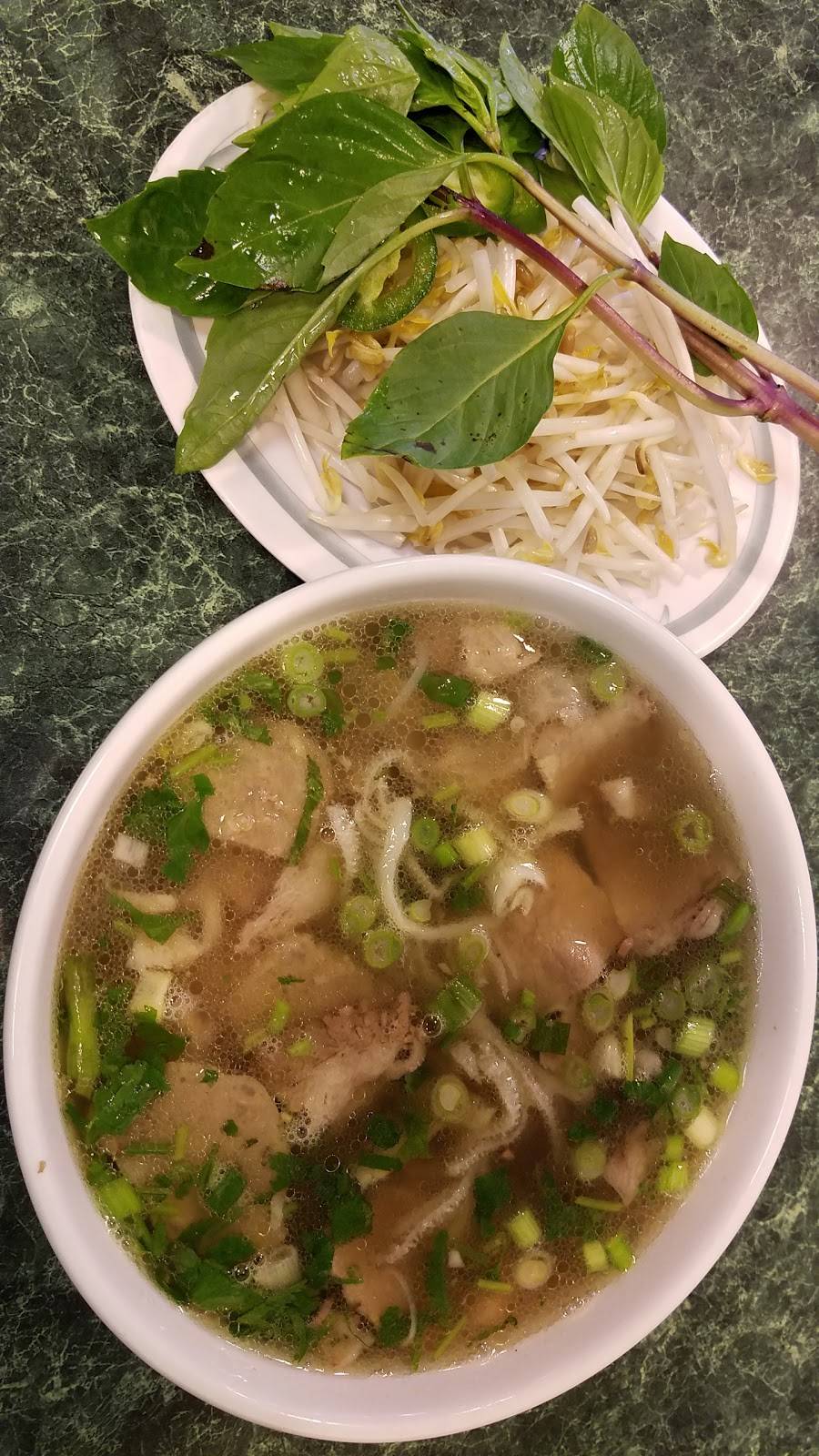 Pho Pacific | restaurant | 15723 Pacific Ave S, Tacoma, WA 98444, USA | 2535365295 OR +1 253-536-5295