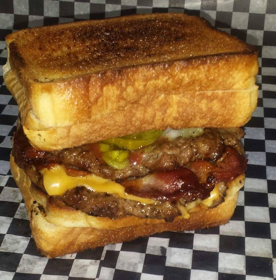 Lakeview Burger & Diner | restaurant | 1076 Cedar St, Oshawa, ON L1J 3R9, Canada | 9057281234 OR +1 905-728-1234