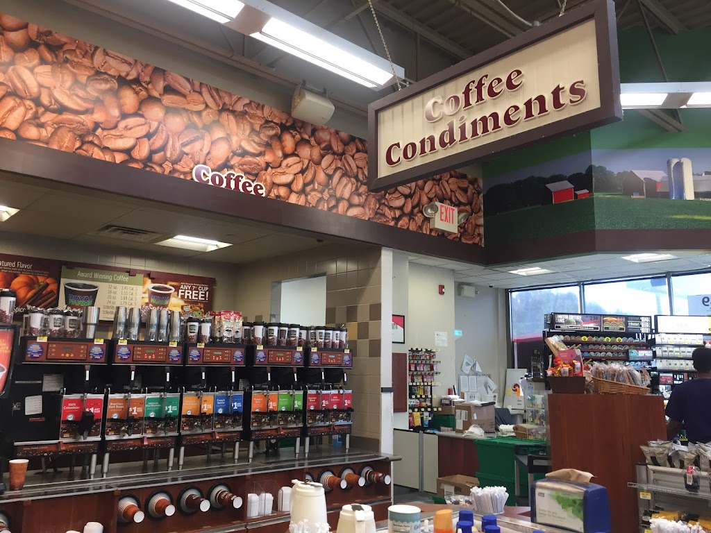 Royal Farms | meal takeaway | 1558 Annapolis Rd, Odenton, MD 21113, USA | 4108742055 OR +1 410-874-2055