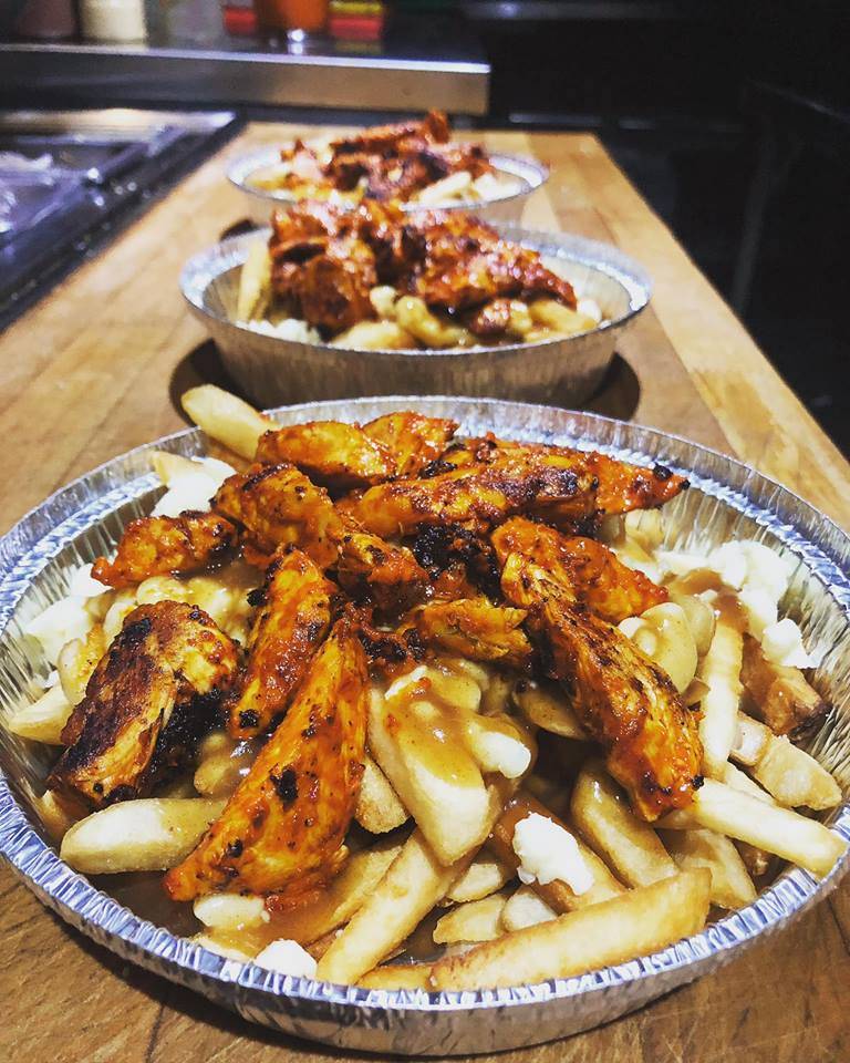 La Poule en Feu | restaurant | 8247 Boul Métropolitain E, Anjou, QC H1J 1X6, Canada | 5143514418 OR +1 514-351-4418