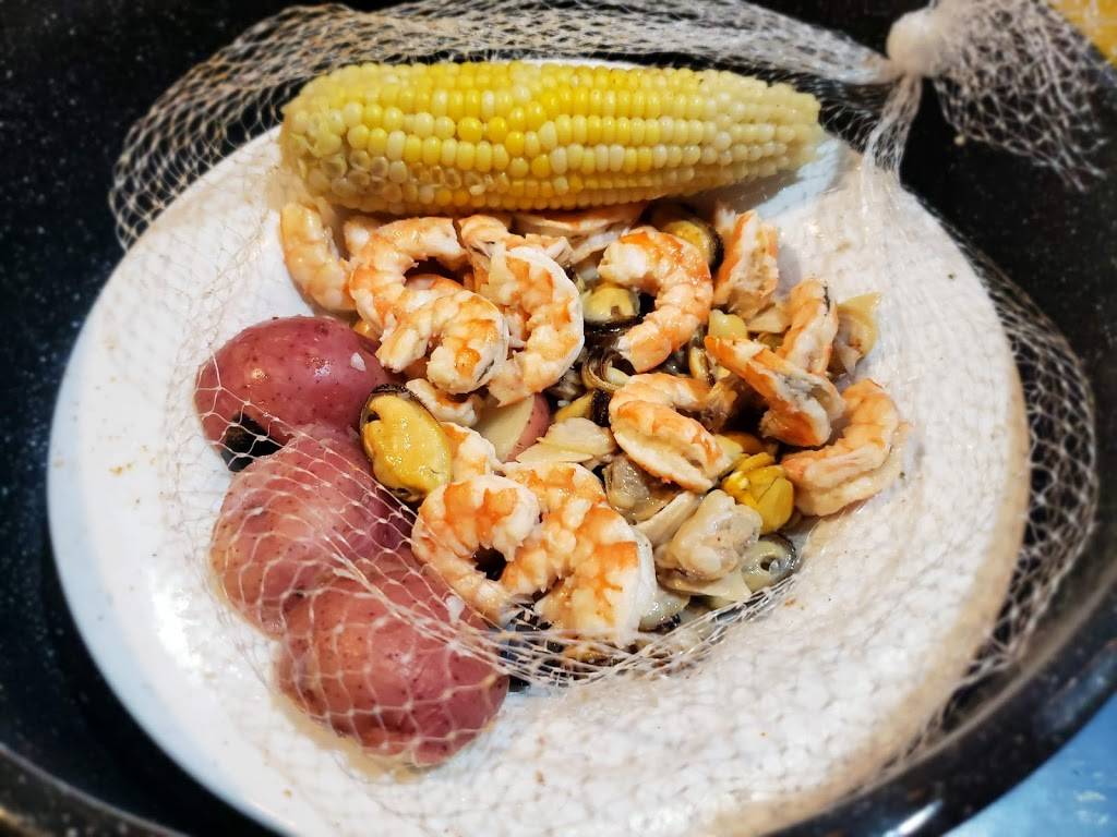 Joes Crab Shack | restaurant | 10 Blake Blvd, Kissimmee, FL 34747, USA | 3219396880 OR +1 321-939-6880