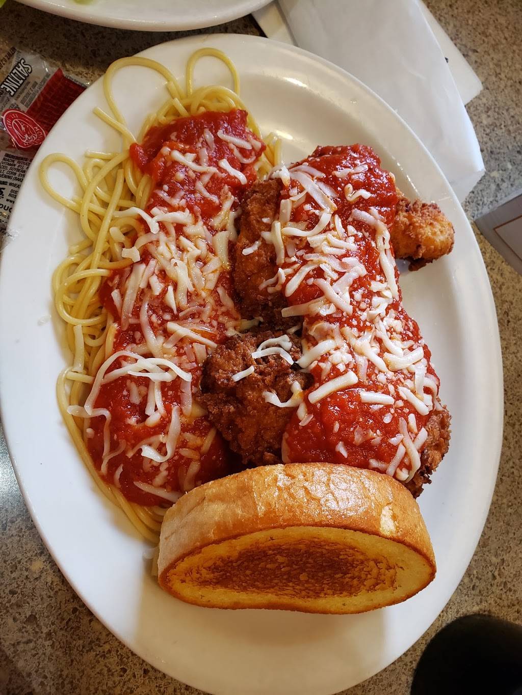 Country Pride | restaurant | 4124 V18 Rd, Brooklyn, IA 52211, USA | 6415224569 OR +1 641-522-4569