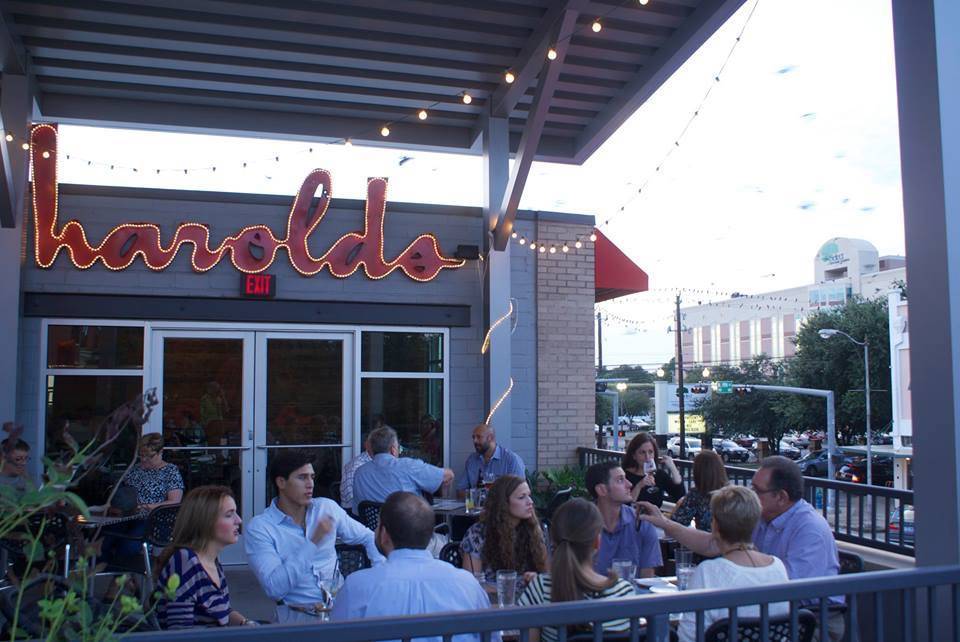 Harolds Restaurant & Tap Room | restaurant | 350 W 19th St, Houston, TX 77008, USA | 7133606204 OR +1 713-360-6204