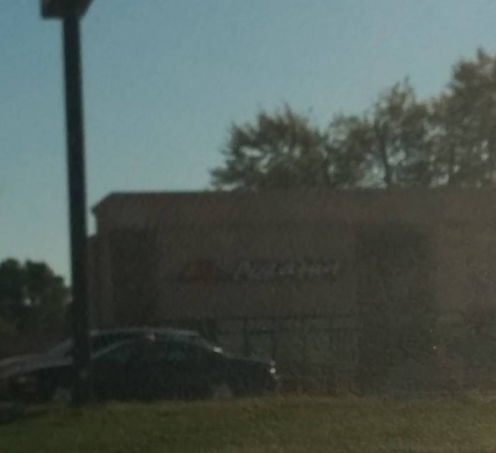 Pizza Hut | meal takeaway | 1119 S Madison St Suite B, Webb City, MO 64870, USA | 4176734696 OR +1 417-673-4696