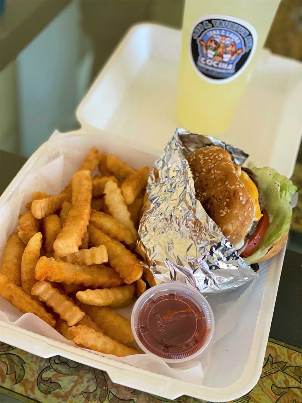 Tona y Lauras Cocina, MejorKTuAbuelitas | restaurant | 1430 E Truxtun Ave, Bakersfield, CA 93305, USA | 6614778305 OR +1 661-477-8305