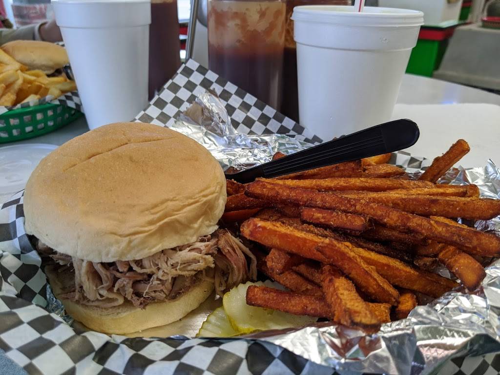 The Filling Station | restaurant | 333 SE Douglas St, Lees Summit, MO 64063, USA | 8163470794 OR +1 816-347-0794