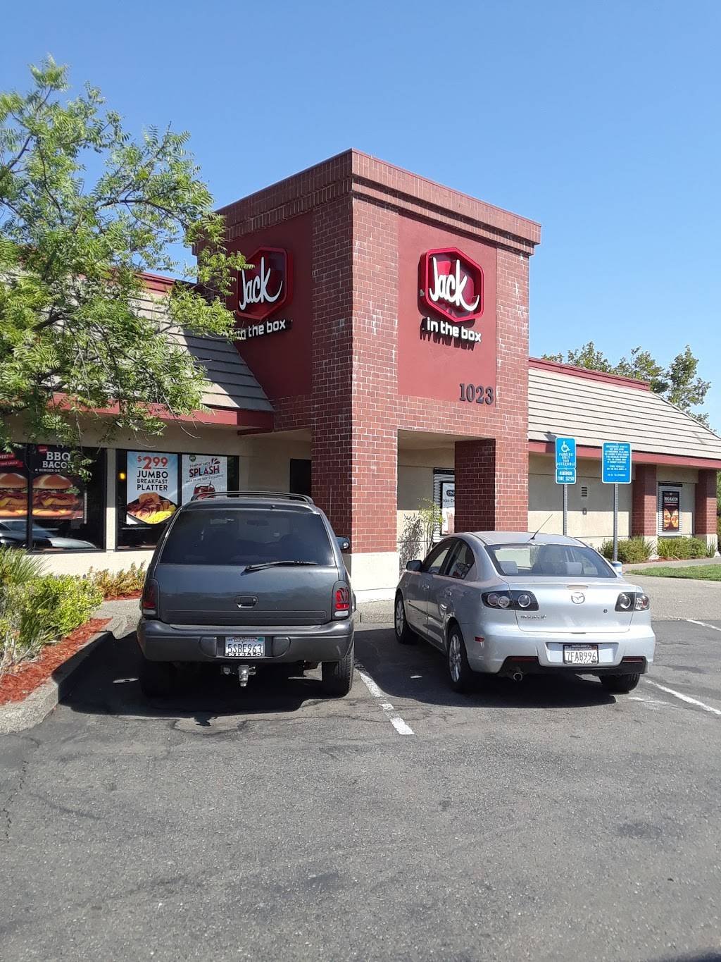 Jack in the Box | restaurant | 1023 Saratoga Way, El Dorado Hills, CA 95762, USA | 9169335764 OR +1 916-933-5764