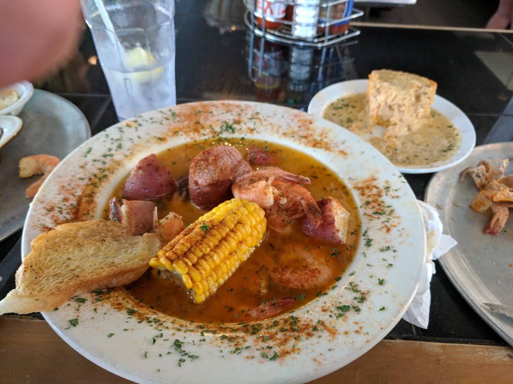 Full Moon Oyster Bar-Southern Pines | restaurant | 134 Brucewood Rd, Southern Pines, NC 28387, USA | 9102462048 OR +1 910-246-2048