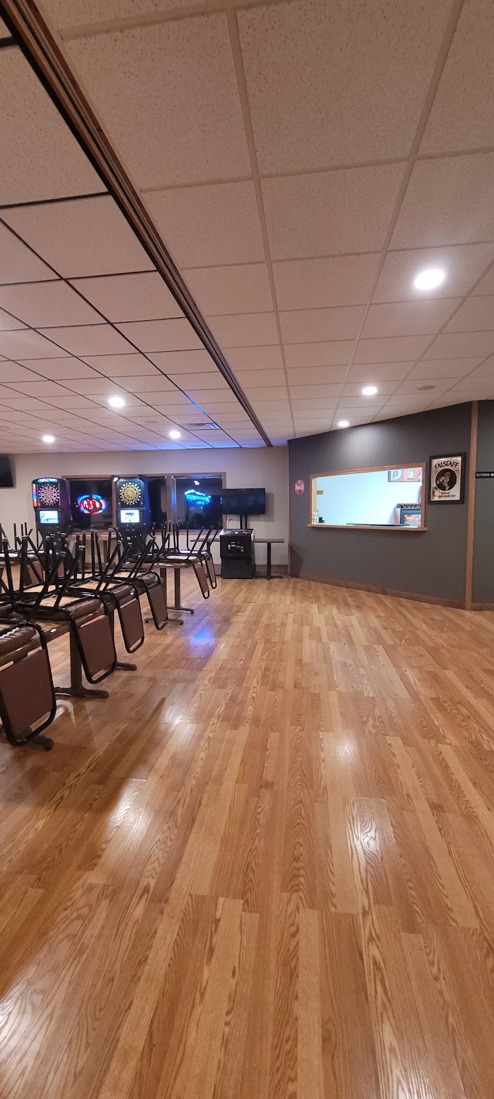 The Backfield Bar & Grill | restaurant | 2117 Antique City Dr, Walnut, IA 51577, USA | 7127842700 OR +1 712-784-2700