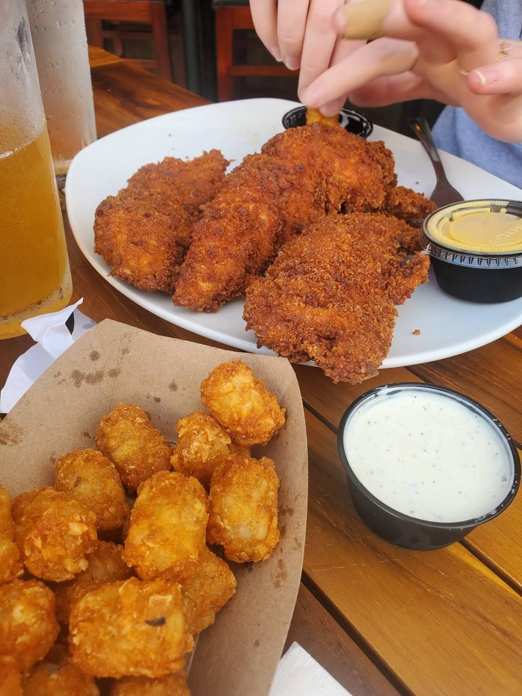 The Town Tavern | restaurant | 1840 Town Park Blvd, Uniontown, OH 44685, USA | 3308964433 OR +1 330-896-4433