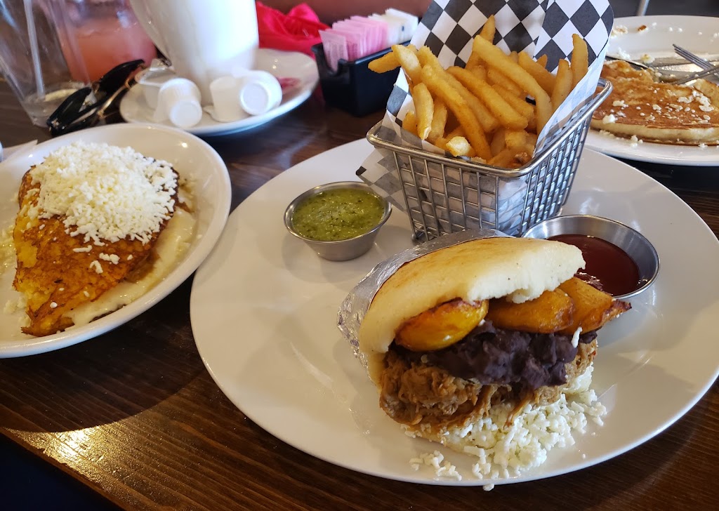 Que Chevere | restaurant | 142 W Main St, Mesa, AZ 85201, USA | 4804744954 OR +1 480-474-4954