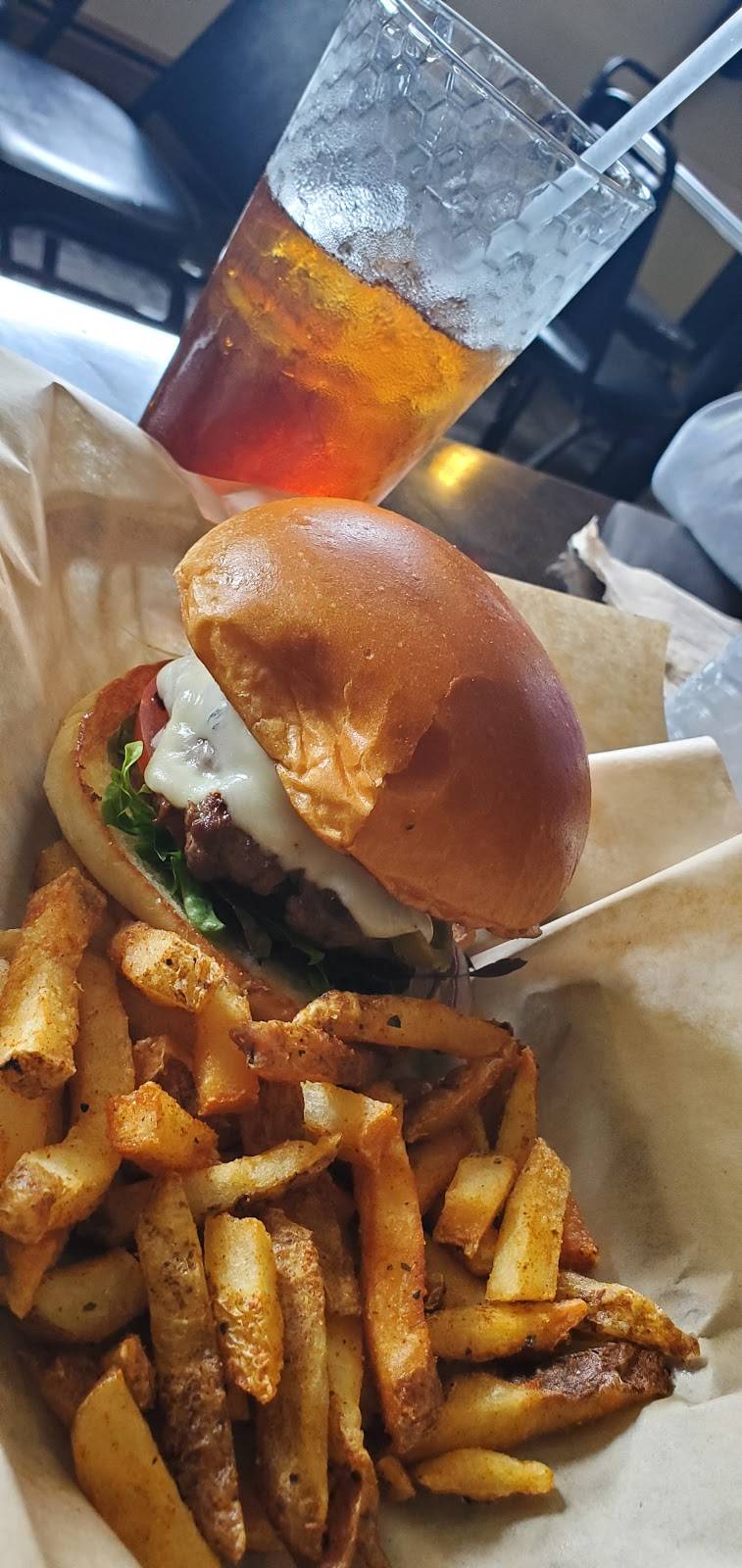 Rae’s | restaurant | 30 N Howard Ave, Croswell, MI 48422, USA | 8105466170 OR +1 810-546-6170