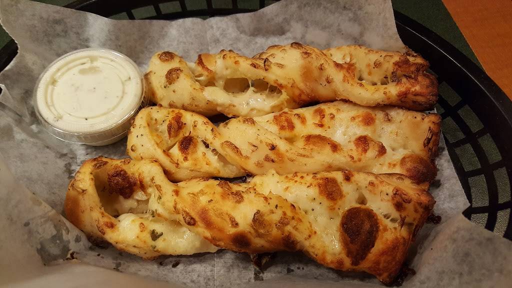 Round Table Pizza | meal delivery | 245 Mt Hermon Rd, Scotts Valley, CA 95066, USA | 8314385446 OR +1 831-438-5446