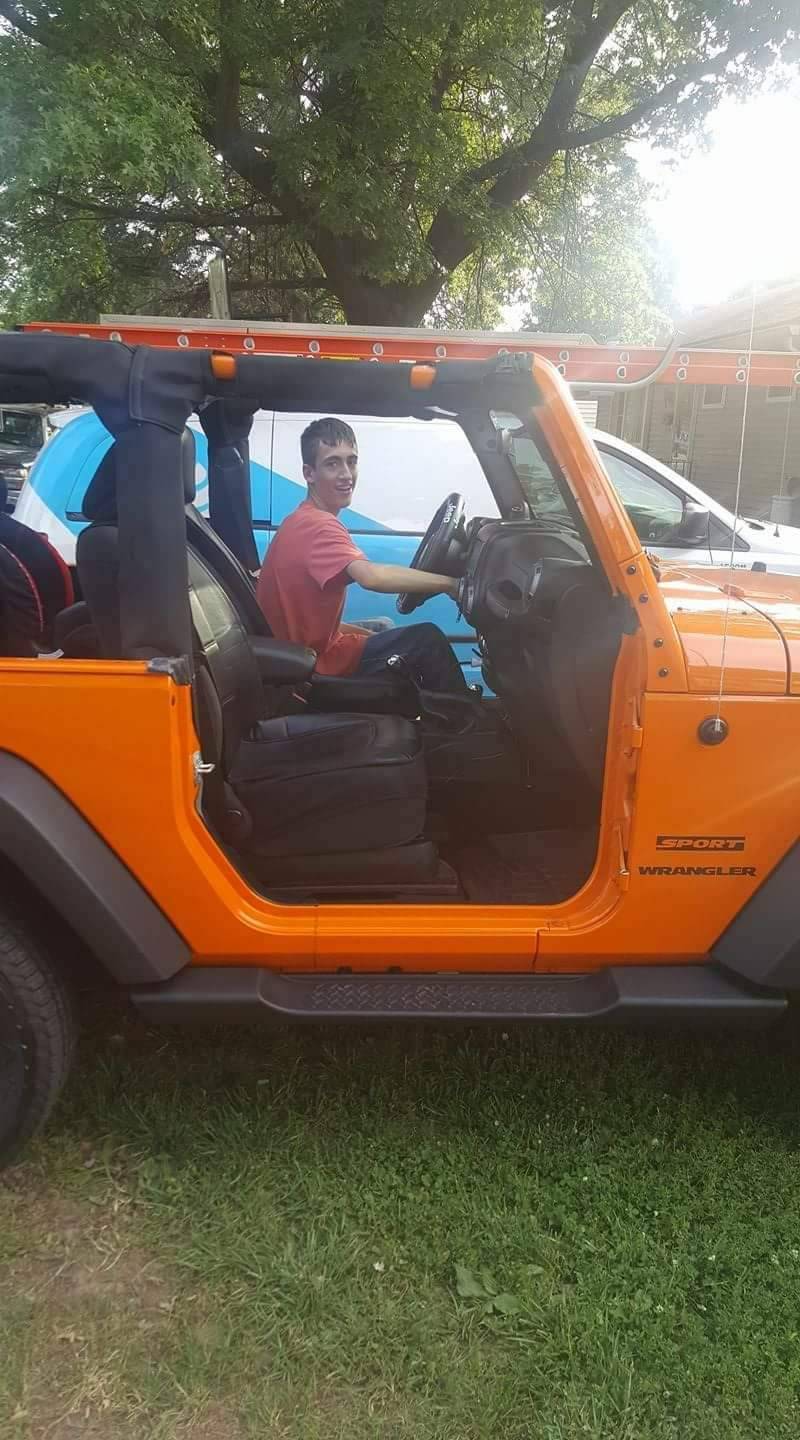 KFC | restaurant | 1426 E 10th St, Jeffersonville, IN 47130, USA | 8122821512 OR +1 812-282-1512