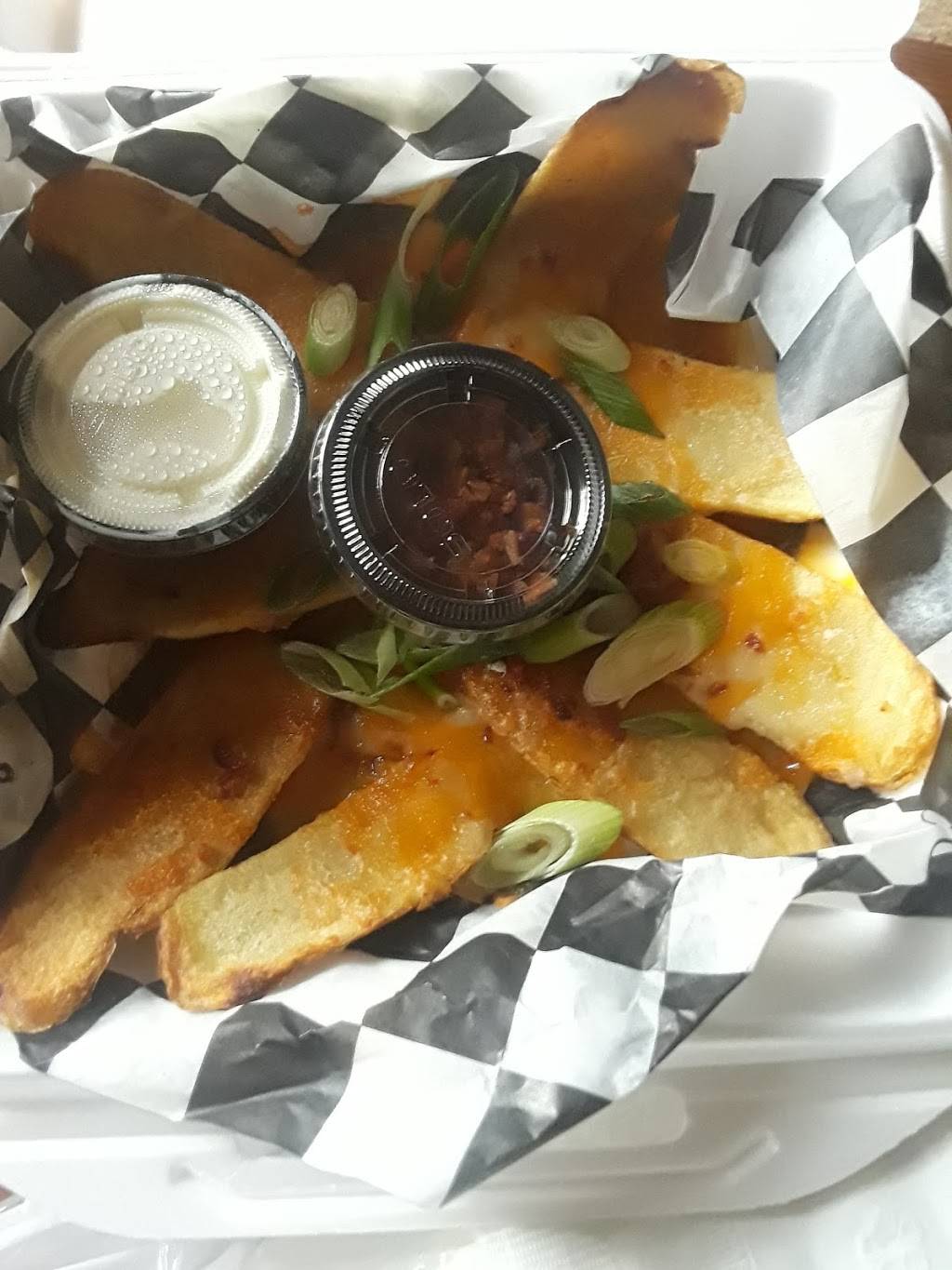 The Huntsmans Grill | restaurant | 561 E Rochambeau Dr, Williamsburg, VA 23188, USA | 7572295467 OR +1 757-229-5467