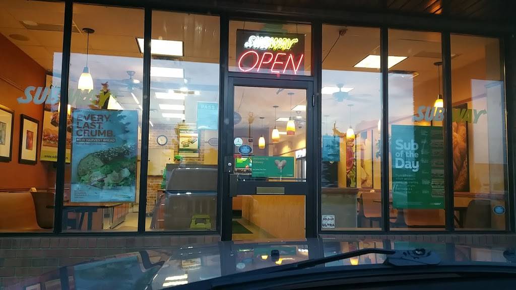 Subway | restaurant | 301 Fruitland Rd Unit 3, Stoney Creek, ON L8E 5M1, Canada | 9056436450 OR +1 905-643-6450