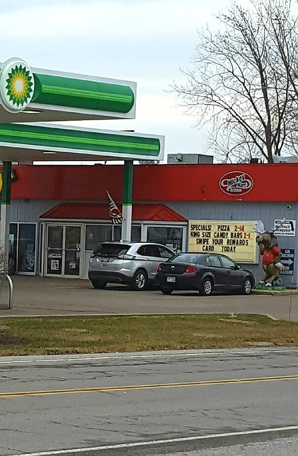 Mickey Mart | restaurant | 3608 Venice Rd, Sandusky, OH 44870, USA | 4196218063 OR +1 419-621-8063