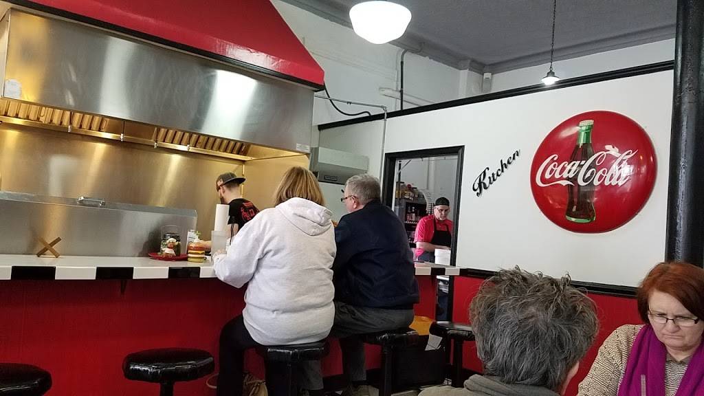 Chocolate Moose | restaurant | 101 N Main St, Farmland, IN 47340, USA | 7654687731 OR +1 765-468-7731