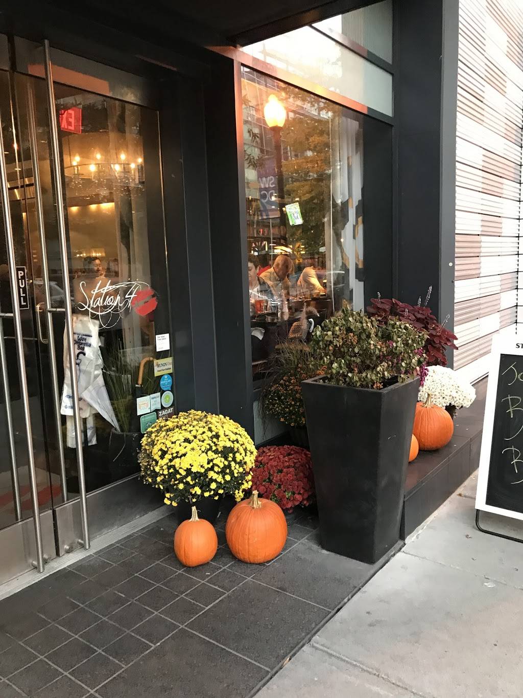 Station 4 | restaurant | 1101 4th St SW, Washington, DC 20024, USA | 2024880987 OR +1 202-488-0987