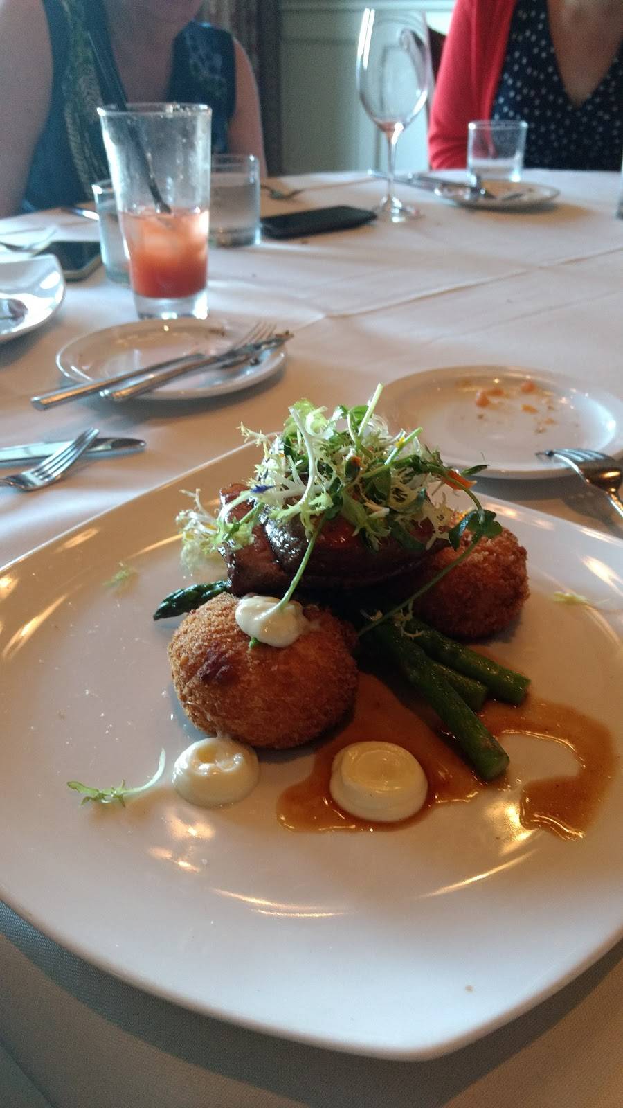 Sweetwater Restaurant & Bar | restaurant | 221 McLeese Dr, Kemble, ON N0H 1S0, Canada | 5193702173 OR +1 519-370-2173