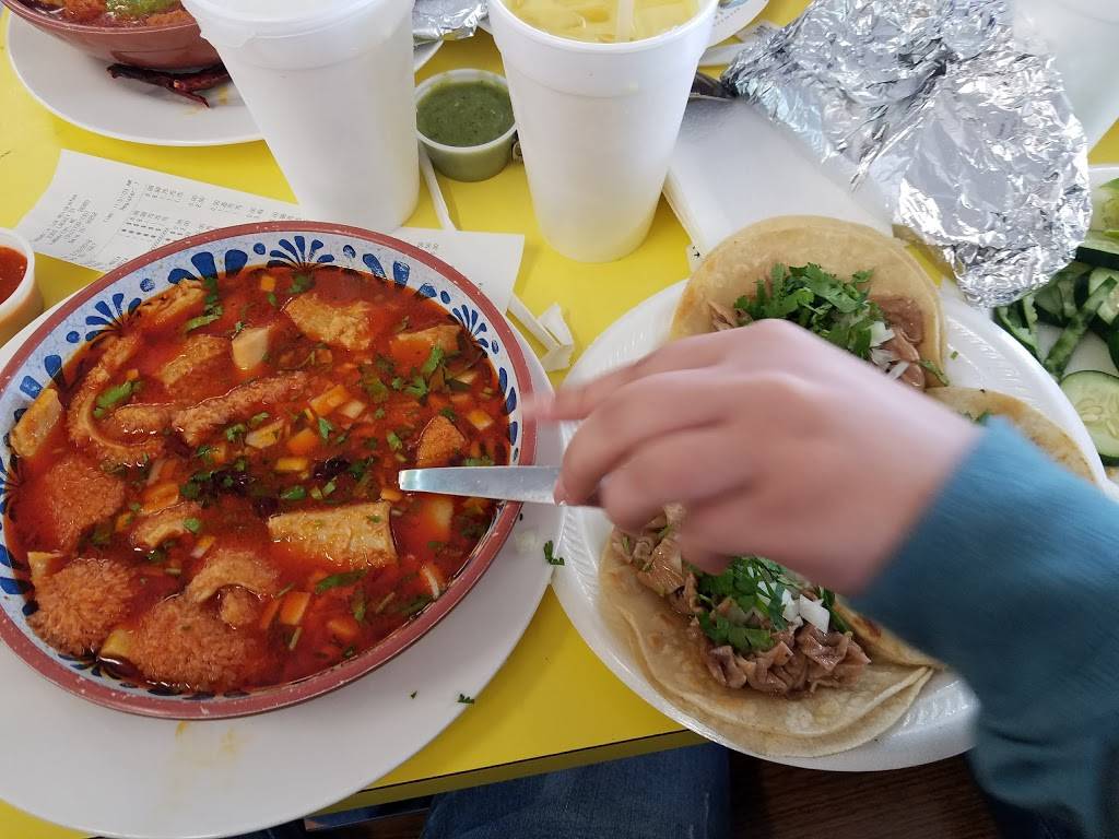 Los Molcajetes Taqueria | restaurant | 2355 Lackey St, Lumberton, NC 28360, USA | 9108872045 OR +1 910-887-2045