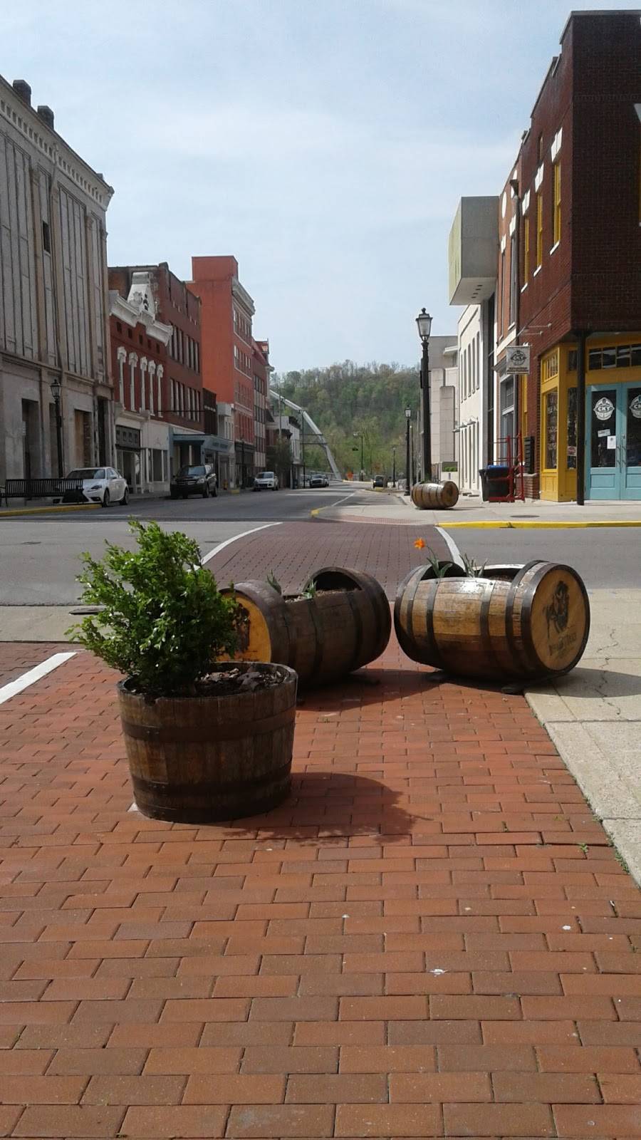 Subway | restaurant | 238 W Main St, Frankfort, KY 40601, USA | 5022273275 OR +1 502-227-3275