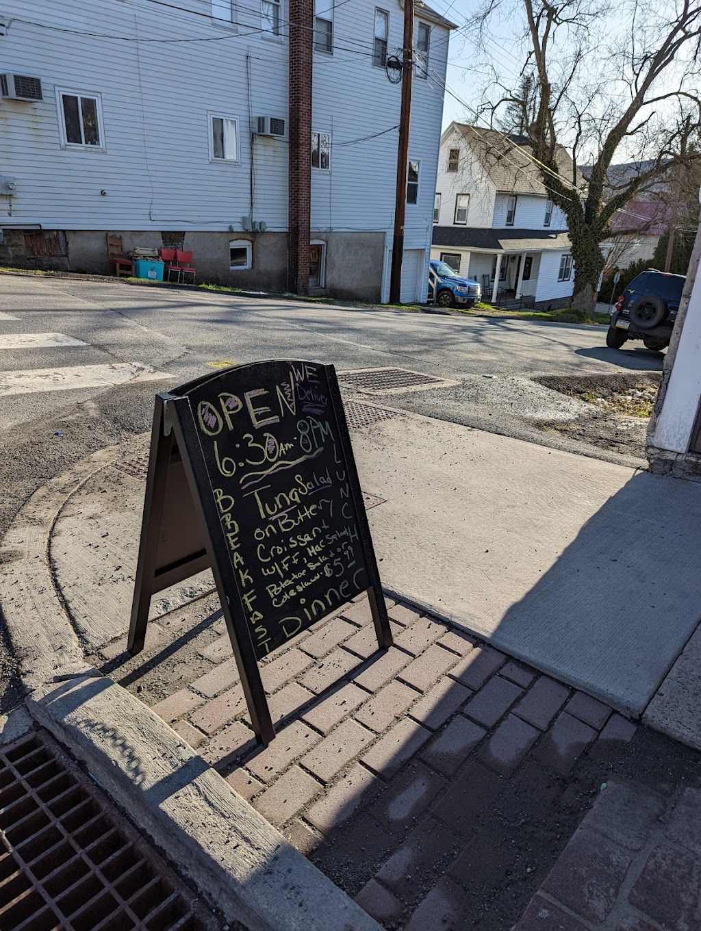 K & JS Kitchen | restaurant | 438 Main St, Forest City, PA 18421, USA | 5709604585 OR +1 570-960-4585