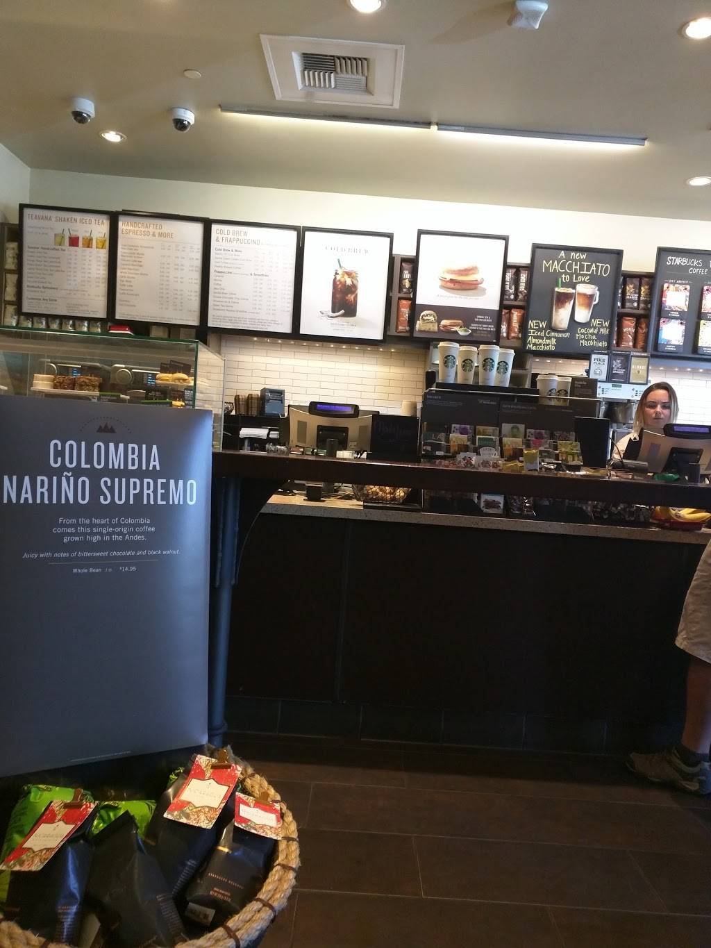 Starbucks | cafe | 561 New Los Angeles Ave, Moorpark, CA 93021, USA | 8055529431 OR +1 805-552-9431