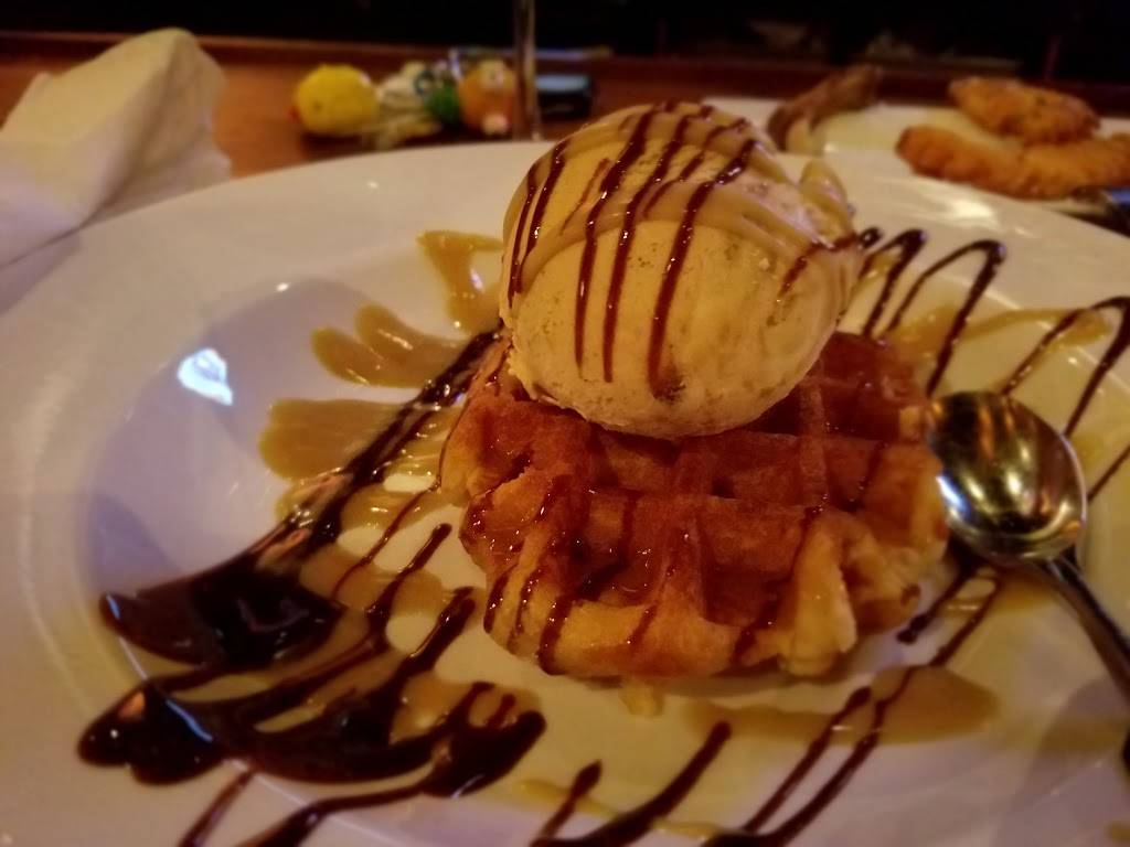 Tapa La Luna | restaurant | 226 E Lincoln Hwy, DeKalb, IL 60115, USA | 8152170990 OR +1 815-217-0990