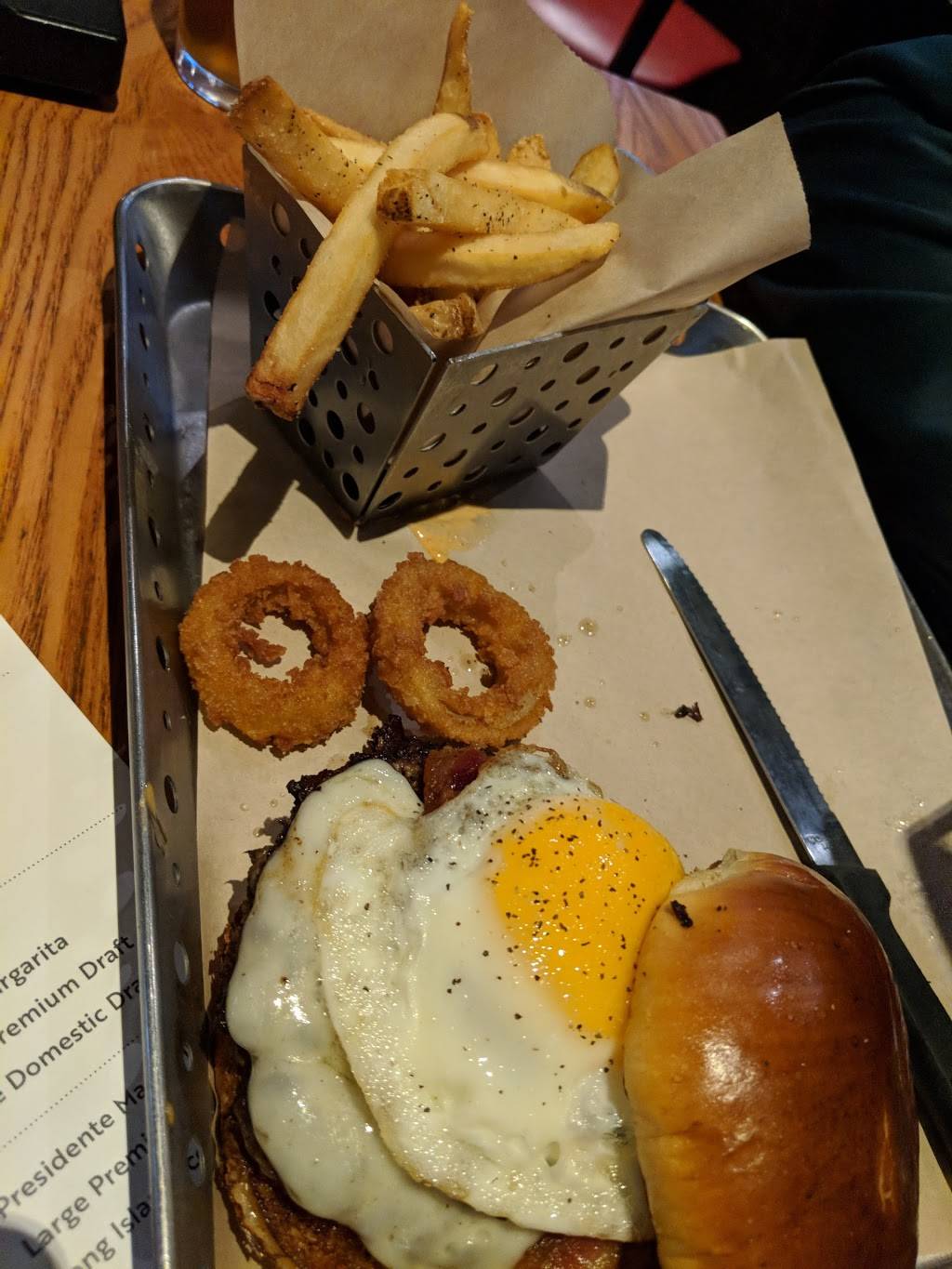 Chilis Grill & Bar | meal takeaway | 292 Strickland Dr, Pinehurst, TX 77630, USA | 4098862400 OR +1 409-886-2400