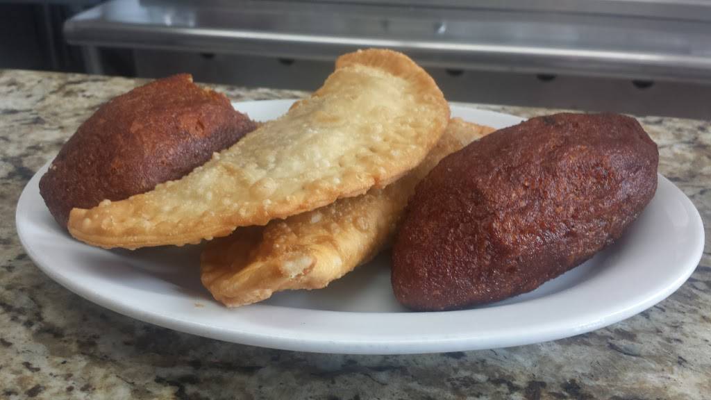 Lechonera La Isla | restaurant | 256 E 125th St, New York, NY 10035, USA | 2129961972 OR +1 212-996-1972