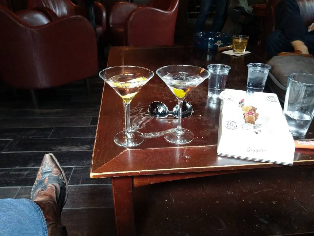 Two Nineteen Restaurant | night club | 219 King St, Alexandria, VA 22314, USA | 7035491141 OR +1 703-549-1141