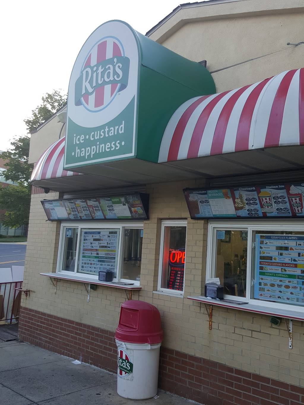 Ritas Italian Ice & Frozen Custard | restaurant | 12801 Wisteria Dr, Germantown, MD 20874, USA | 3015154114 OR +1 301-515-4114