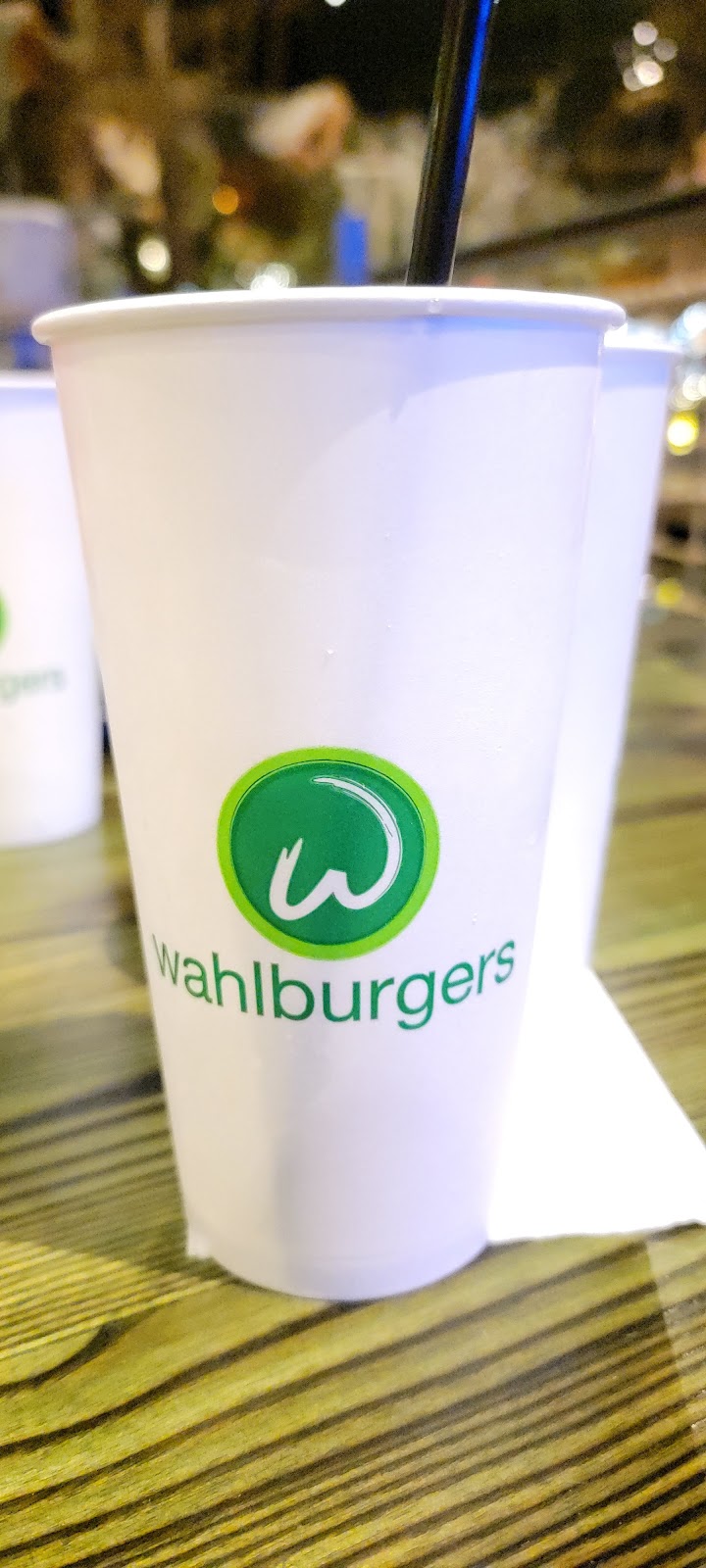 Wahlburgers | restaurant | 1 Bass Pro Dr, Memphis, TN 38105, USA | 9012918002 OR +1 901-291-8002