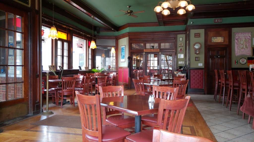 Carriage House | restaurant | 3351 NY-97, Barryville, NY 12719, USA | 8455570400 OR +1 845-557-0400