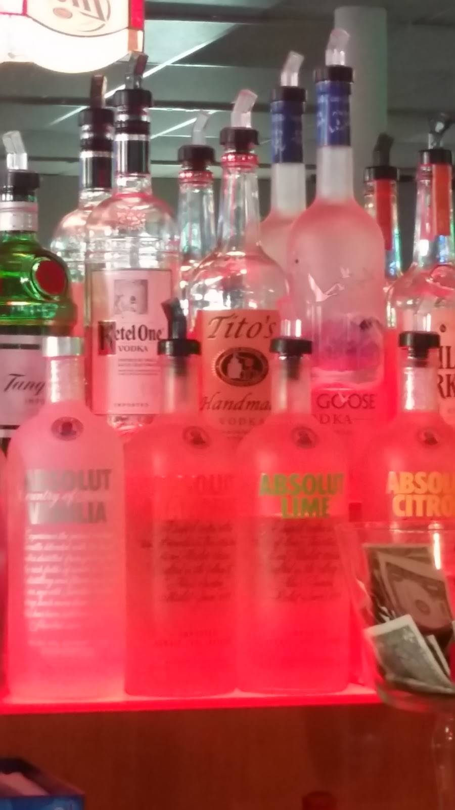 The Blazer Bar And Grill | restaurant | 106 E 1st St, Fairmont, MN 56031, USA | 5072382349 OR +1 507-238-2349