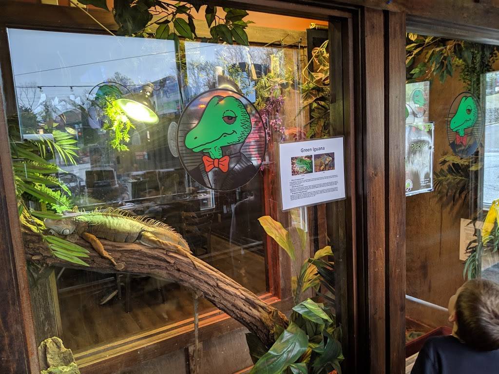 Winking Lizard Tavern | restaurant | 6111 Quarry Ln, Independence, OH 44131, USA | 2165242226 OR +1 216-524-2226