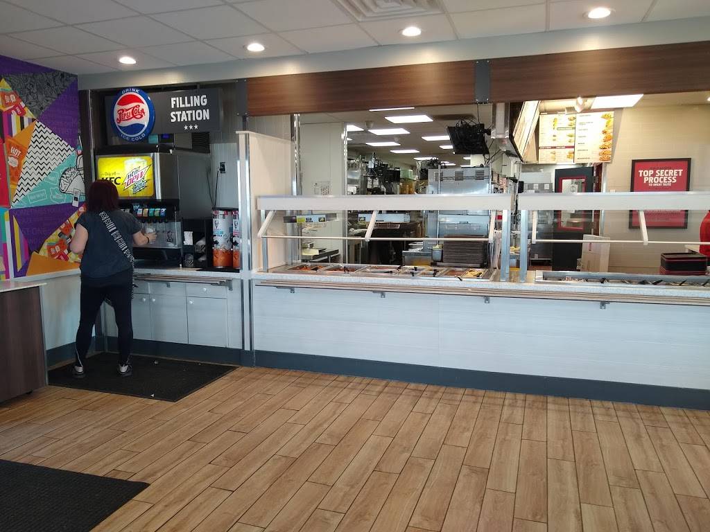 KFC | restaurant | 201 SE 4th St, Oak Grove, MO 64075, USA | 8166903302 OR +1 816-690-3302