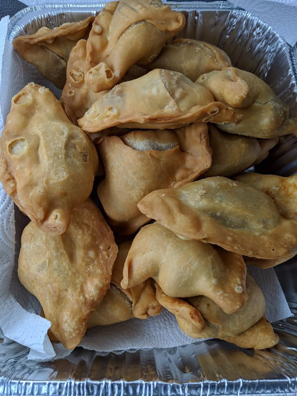 Metro Dhaba | restaurant | 8941 N Westland Dr, Gaithersburg, MD 20877, USA | 3015909225 OR +1 301-590-9225