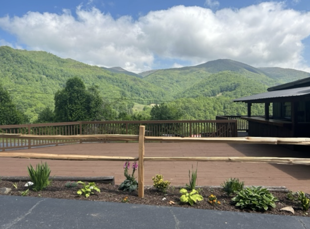 Twisted Spoke | restaurant | 6490 Soco Rd, Maggie Valley, NC 28751, USA | 8289261730 OR +1 828-926-1730