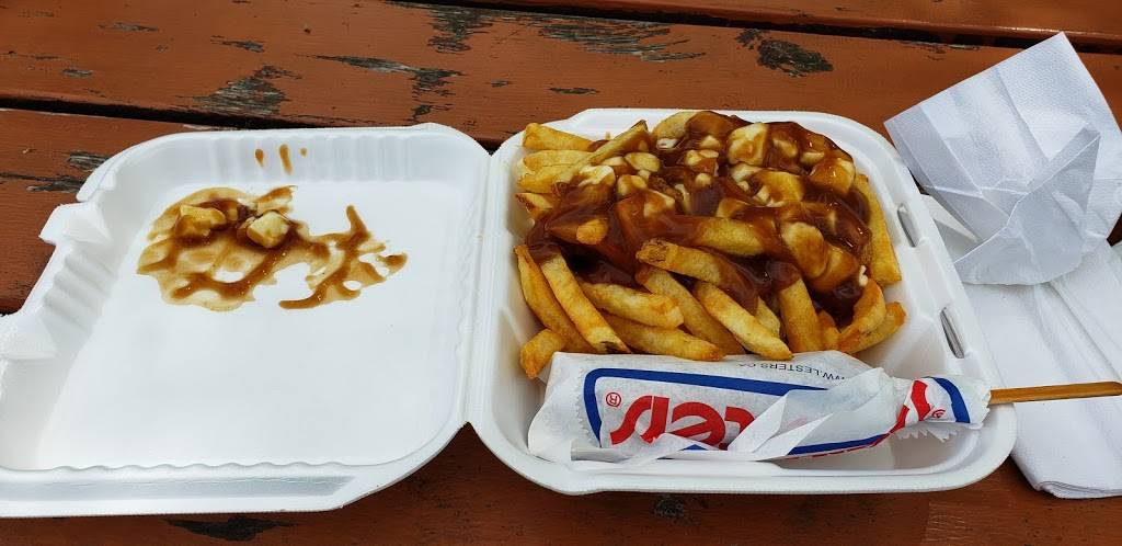 Fryz Guyz | restaurant | 1696 Montreal Rd, Ottawa, ON K1J 5N6, Canada | 6138181182 OR +1 613-818-1182