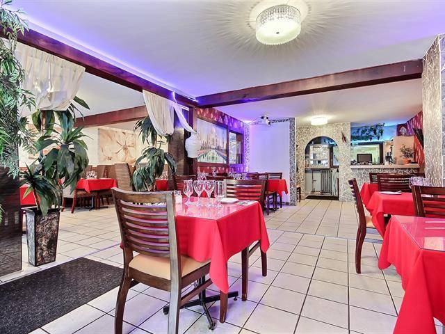 Royal Tandoori Granby | restaurant | 376 Rue Principale, Granby, QC J2G 5L9, Canada | 4505741122 OR +1 450-574-1122