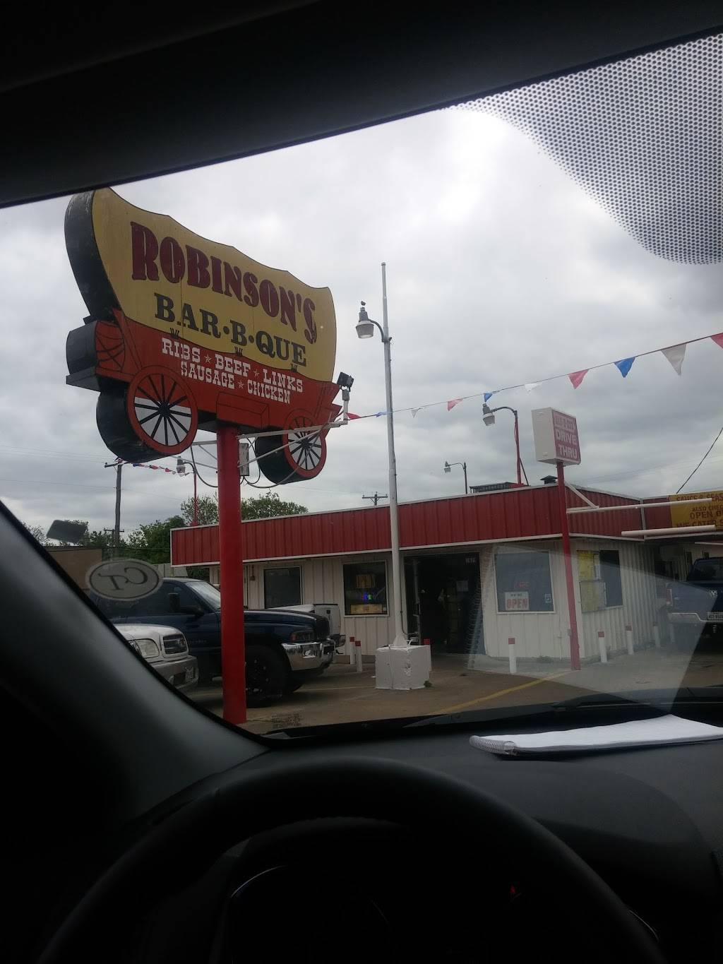 Robinsons Barbeque | restaurant | 1028 E Berry St, Fort Worth, TX 76110, USA | 8179241009 OR +1 817-924-1009