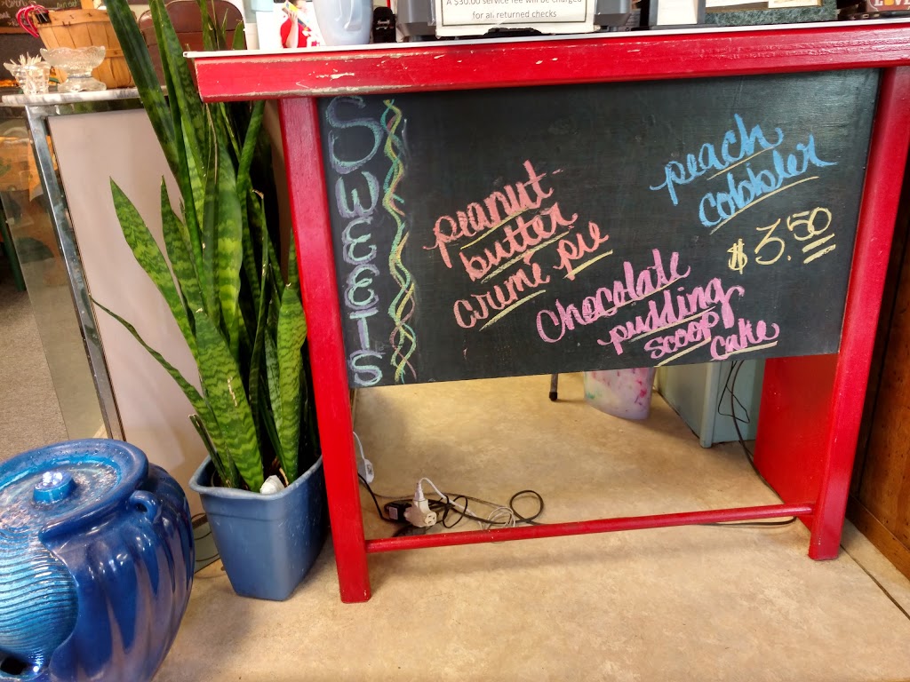 Debs Dinky Diner | restaurant | 807 W Jackson St, Albany, MO 64402, USA | 6608220016 OR +1 660-822-0016