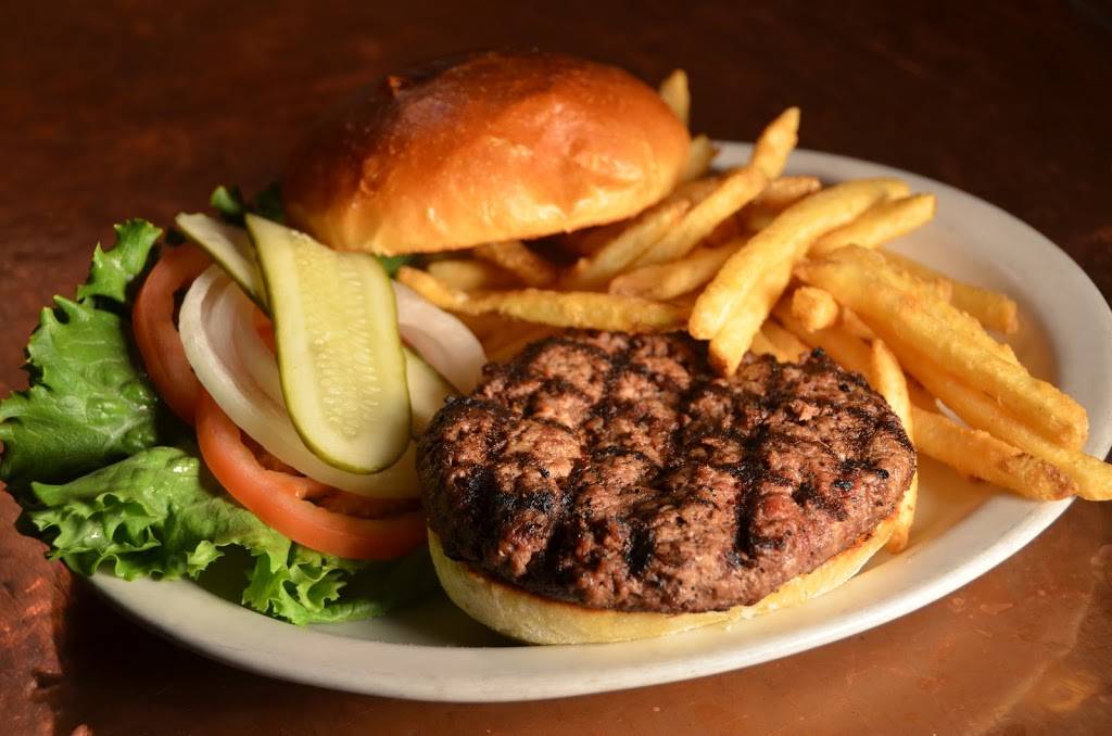 The Wig & Pen Pizza Pub | restaurant | 1220 US-6 West, Iowa City, IA 52246, USA | 3193542767 OR +1 319-354-2767